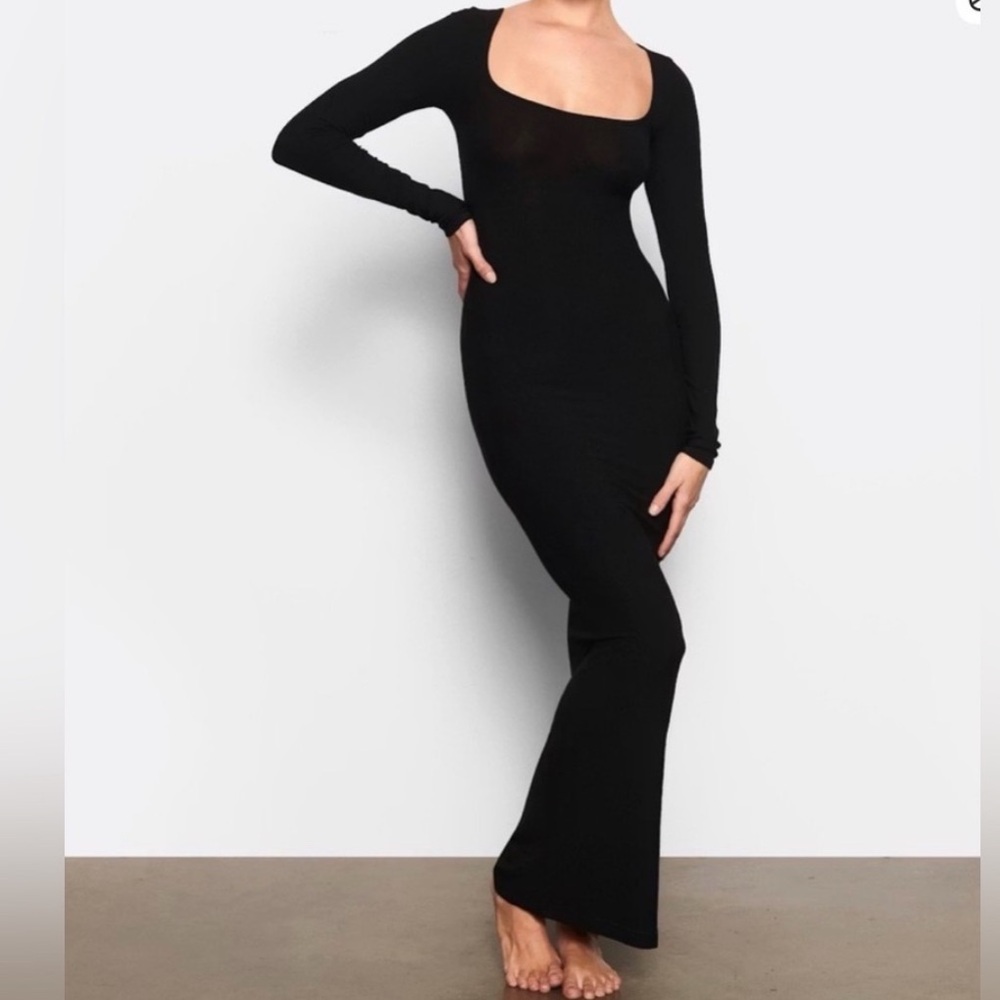 Skims Long Sleeve Ribbed Scoop Neck Lounge Maxi Dress black Size medium
